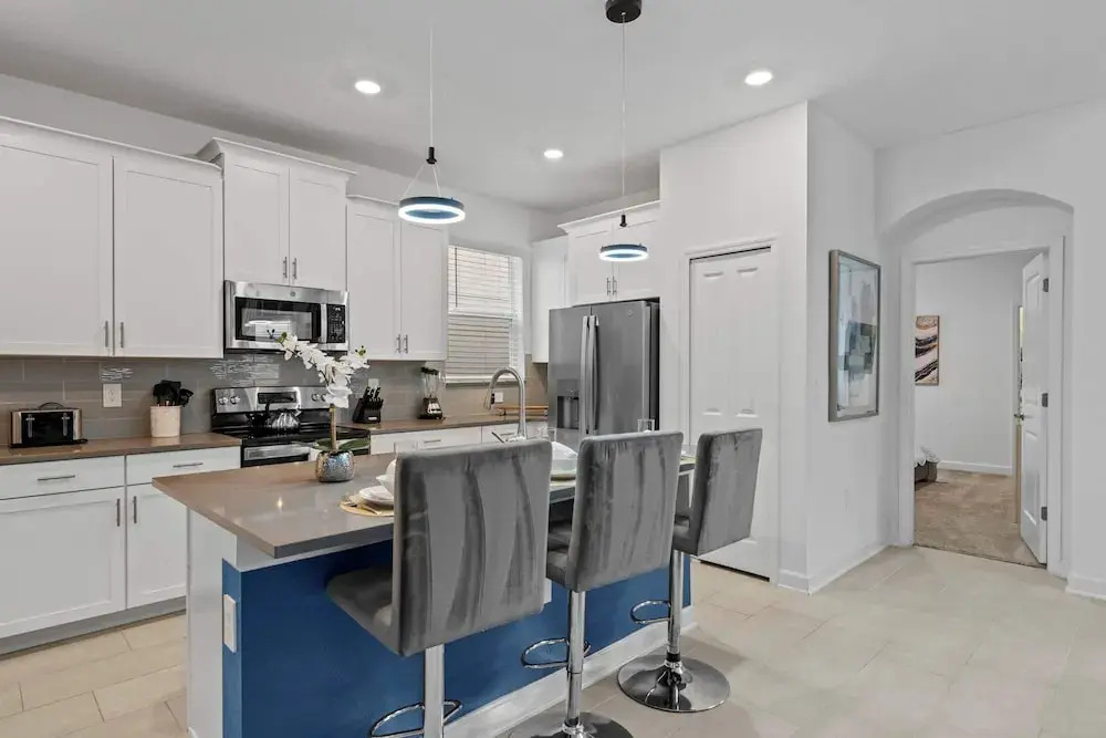 Chic Spacious 5BR Retreat Near Disney