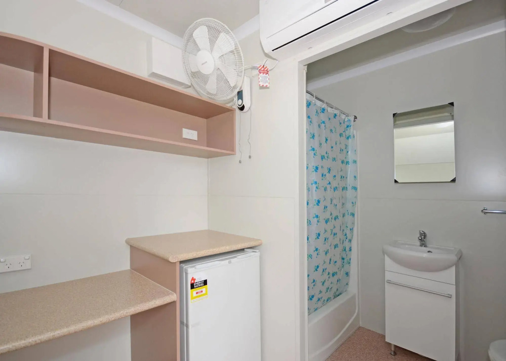 AAOK Lakes Resort and Caravan Park