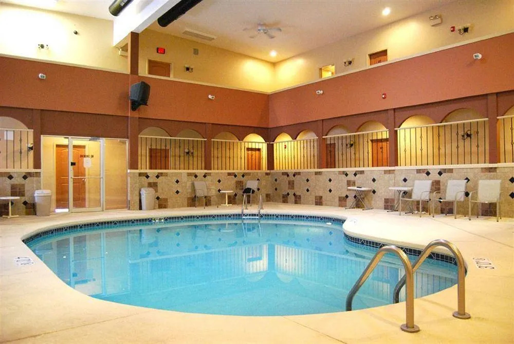 FairBridge Inn Express - Wisconsin Dells