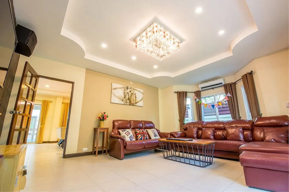 Baan Big Family Pool Villa