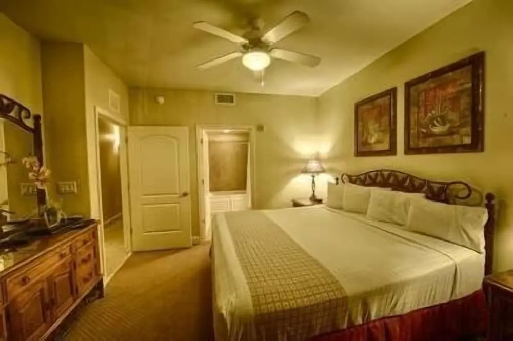 Disney Amazing Lake Bryan View 1 Bedroom Condo by RedAwning