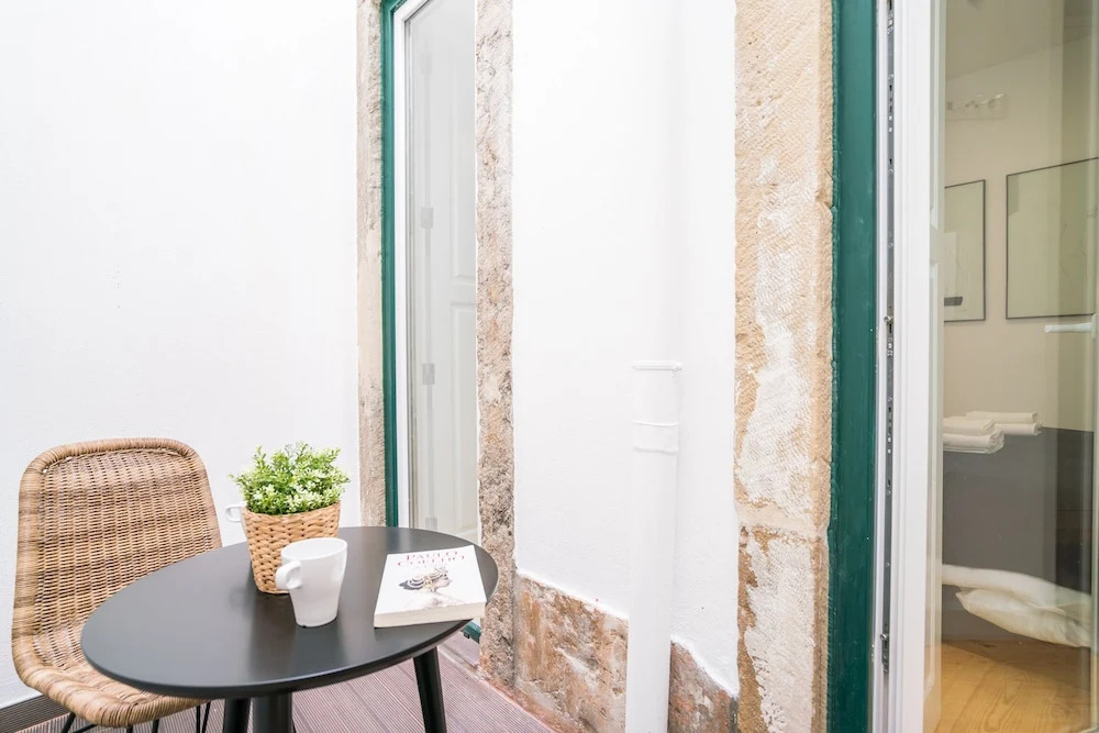 Modern Apartment in Chiado 1 - DIR