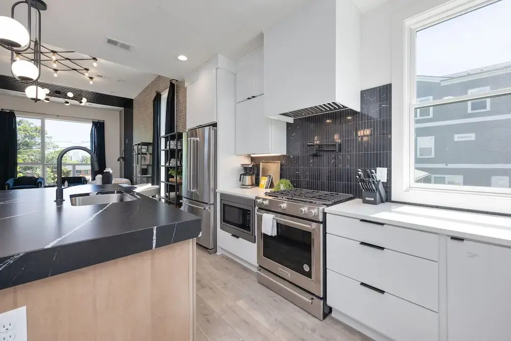 Elevate - Modern Luxury - Stunning City Views