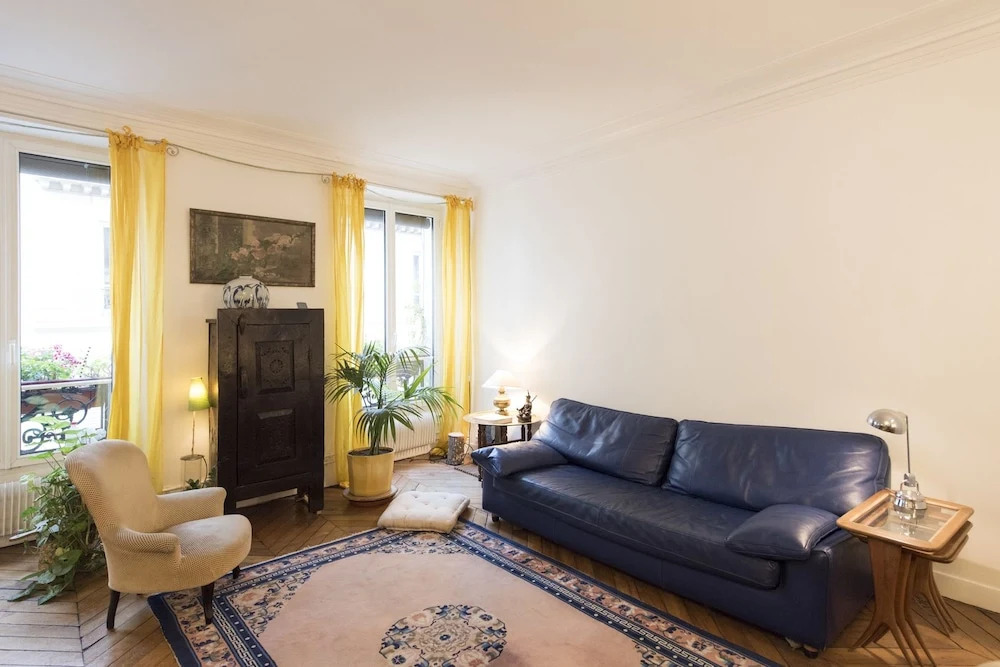 Place de la Republique Hideaway