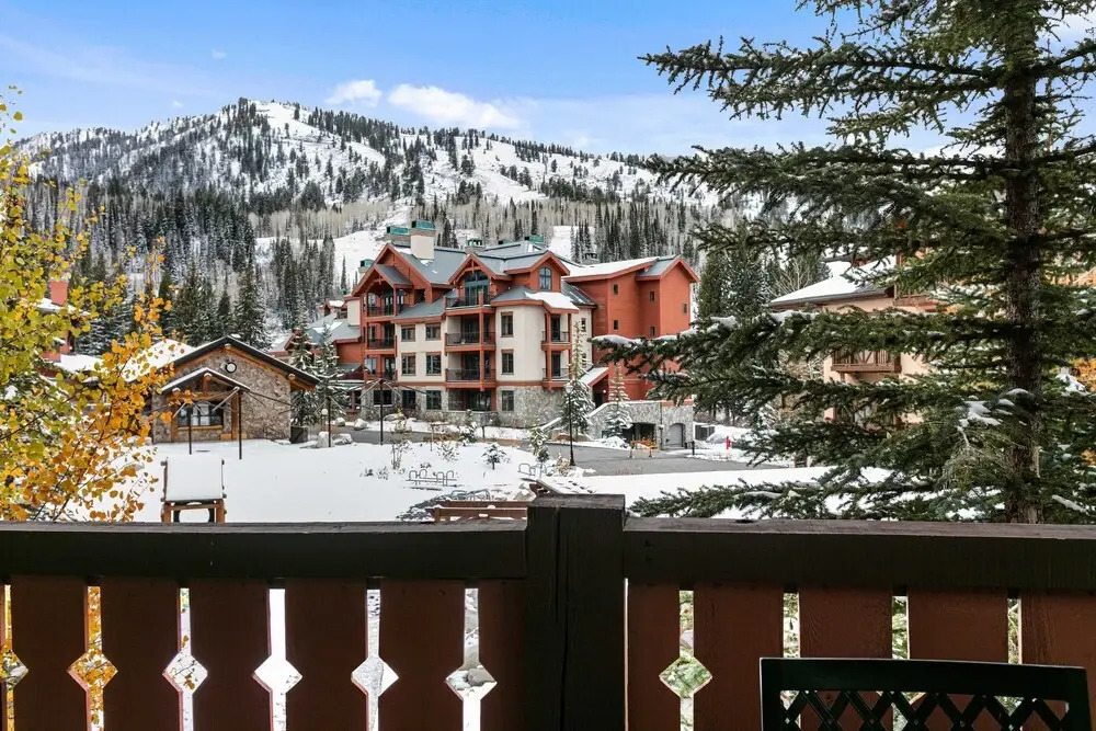 Eagle Springs East - 2 Bedroom Condos in Solitude UT