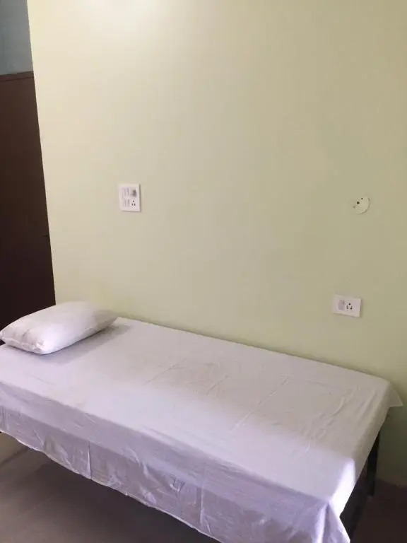 Pratibha Pg & Girls Hostel