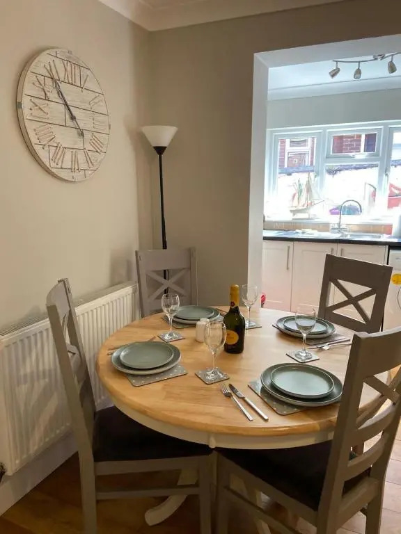 Sandown Seaside Apartment Ground Floor 4