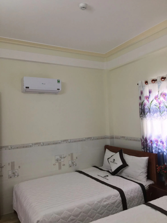 Triệu Hoàng Hotel