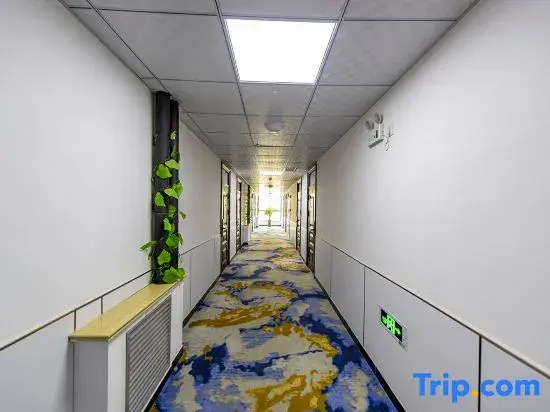 Zhangye Chongwen Hotel (West High-speed Railway Station Zhangye Middle School New Campus Branch)
