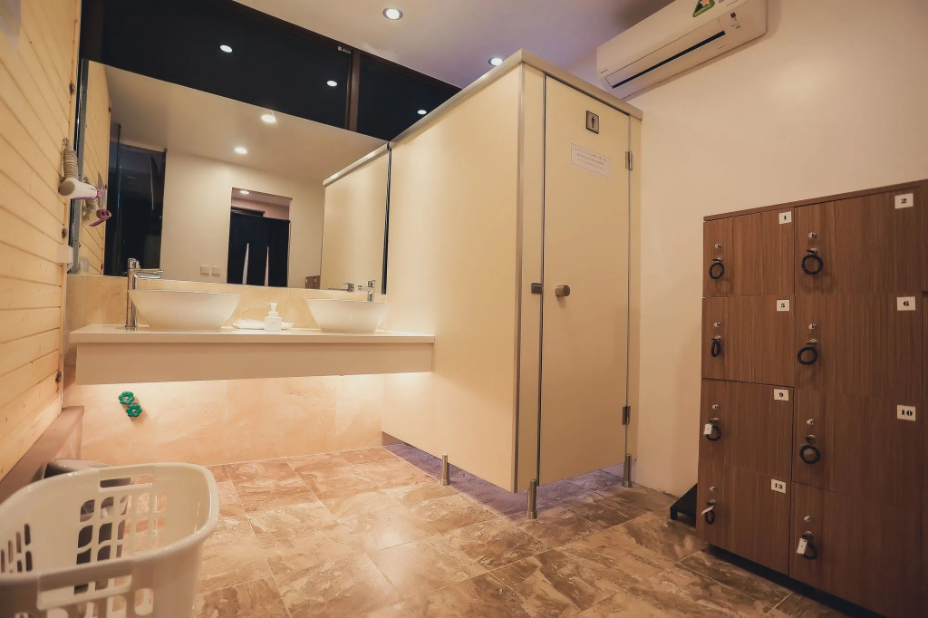 Momizi Business Hotel
