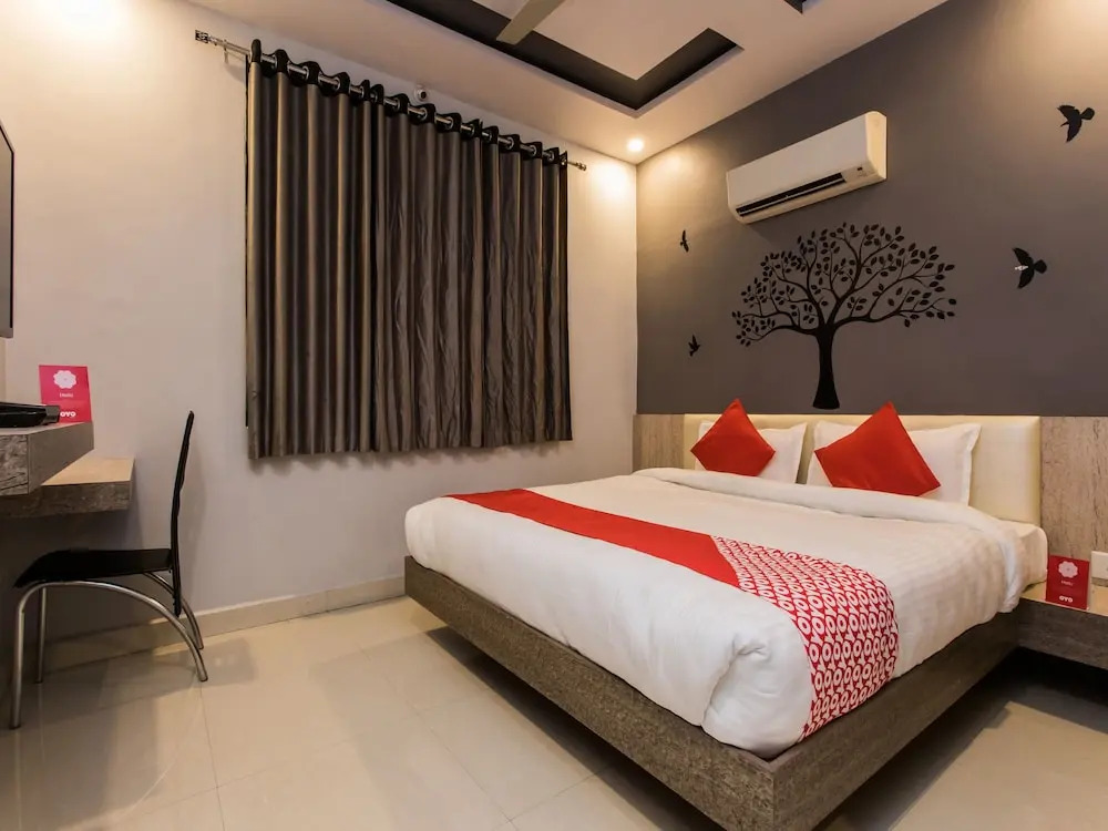 OYO 13531 Hotel Sundaram Palace