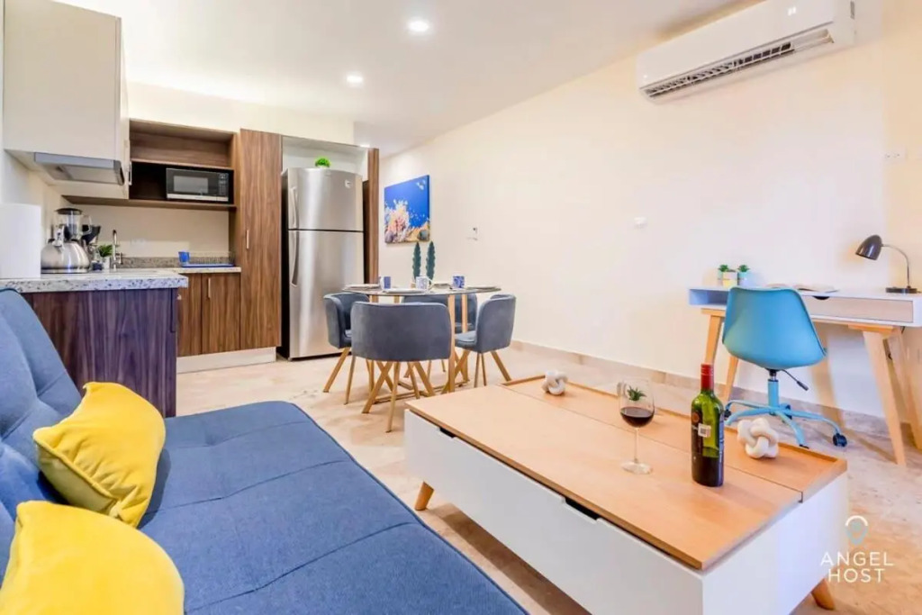 Veranto Condo Near 5Th Ave W Pool Access