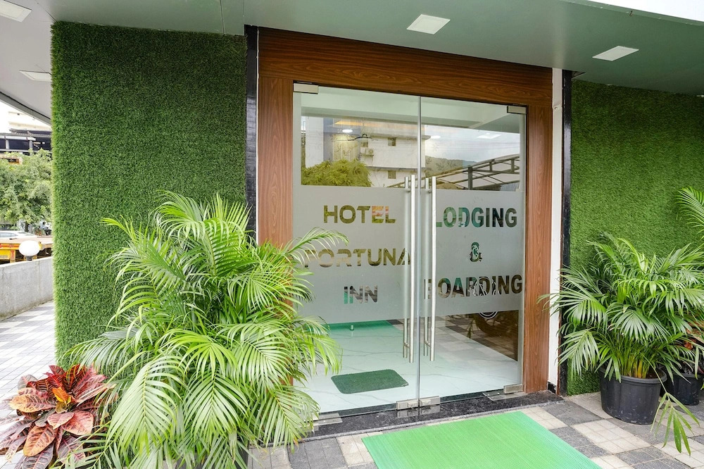 Fabhotel Fortuna Inn