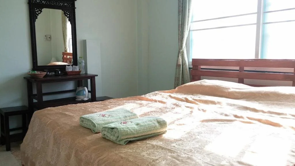 Heun Baan Rong Khun Resort