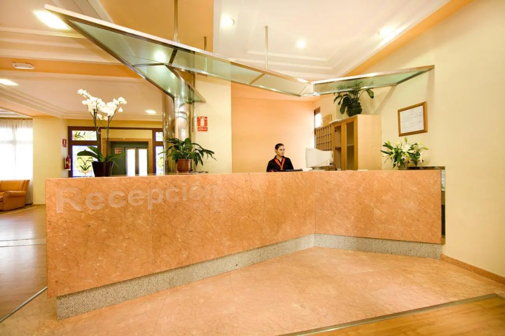 Hotel Monarque Cendrillón