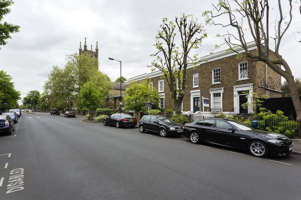 Veeve - At Home in Haggerston