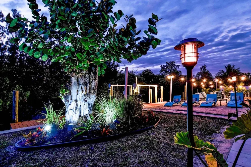Backyard Oasis! Waterfront Haven in Bradenton