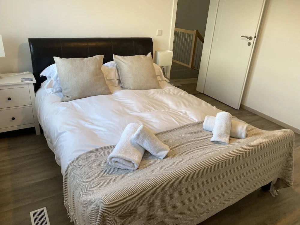 Sleeps8- EcoFriendly- KingBeds- FamilyFriendly
