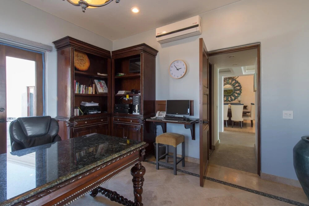 Outstanding Beachfront for up to 15 People: Villa Delfines