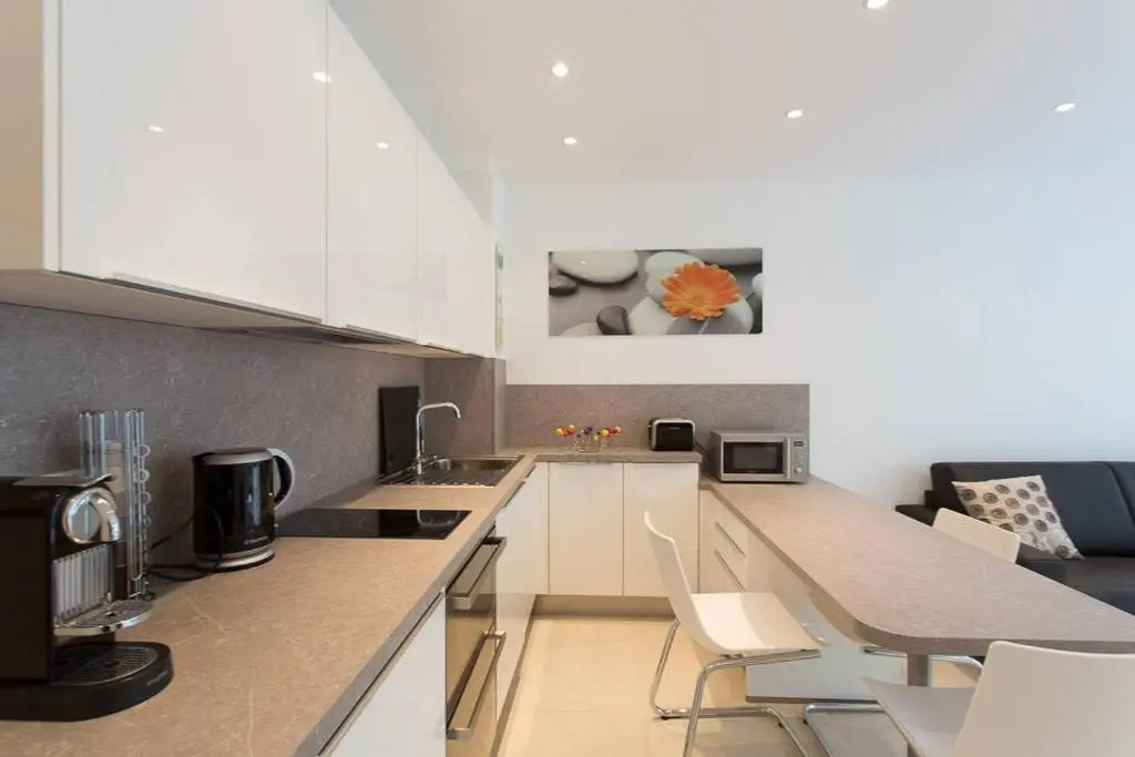 Chic & Modern 1bed Next To Martinez