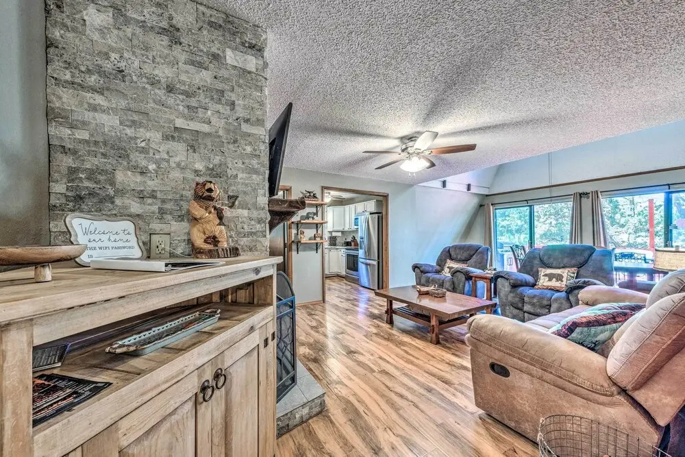 Pet-friendly Ruidoso Cabin w/ Deck & Grill!