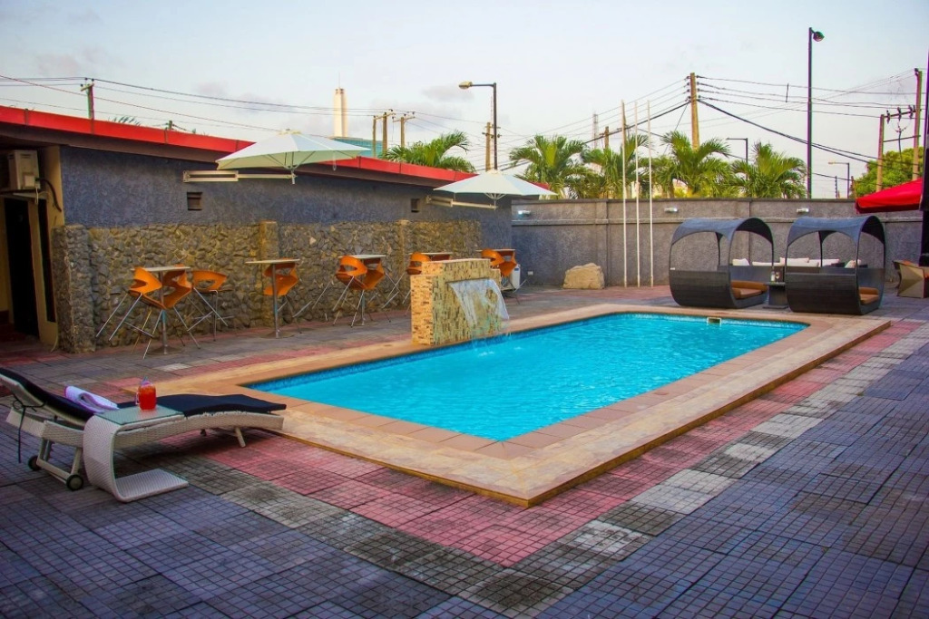 The Palmview Manor Hotel