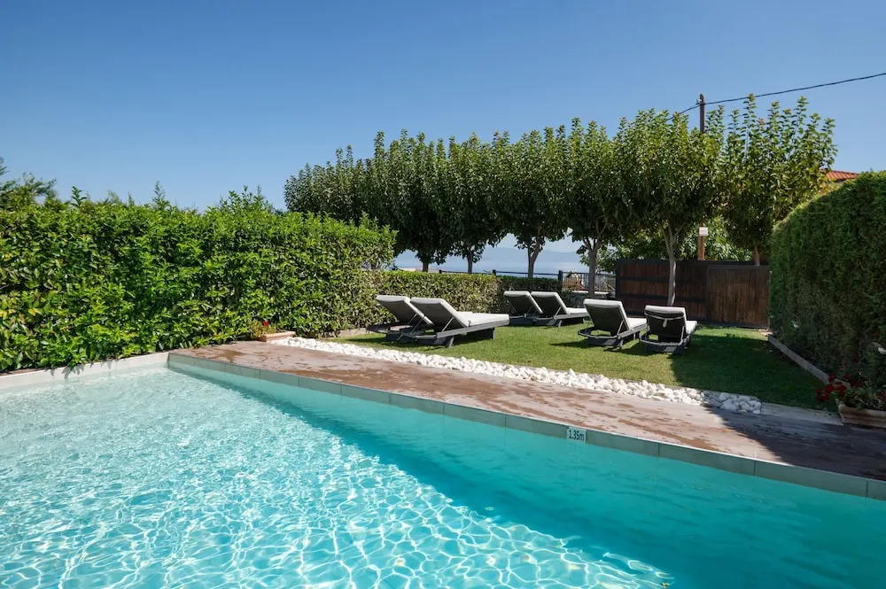 Sunny Villa Tria