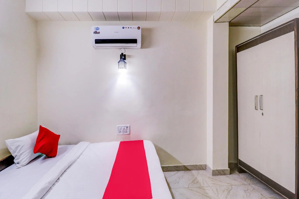 RS Hotels by OYO Rooms
