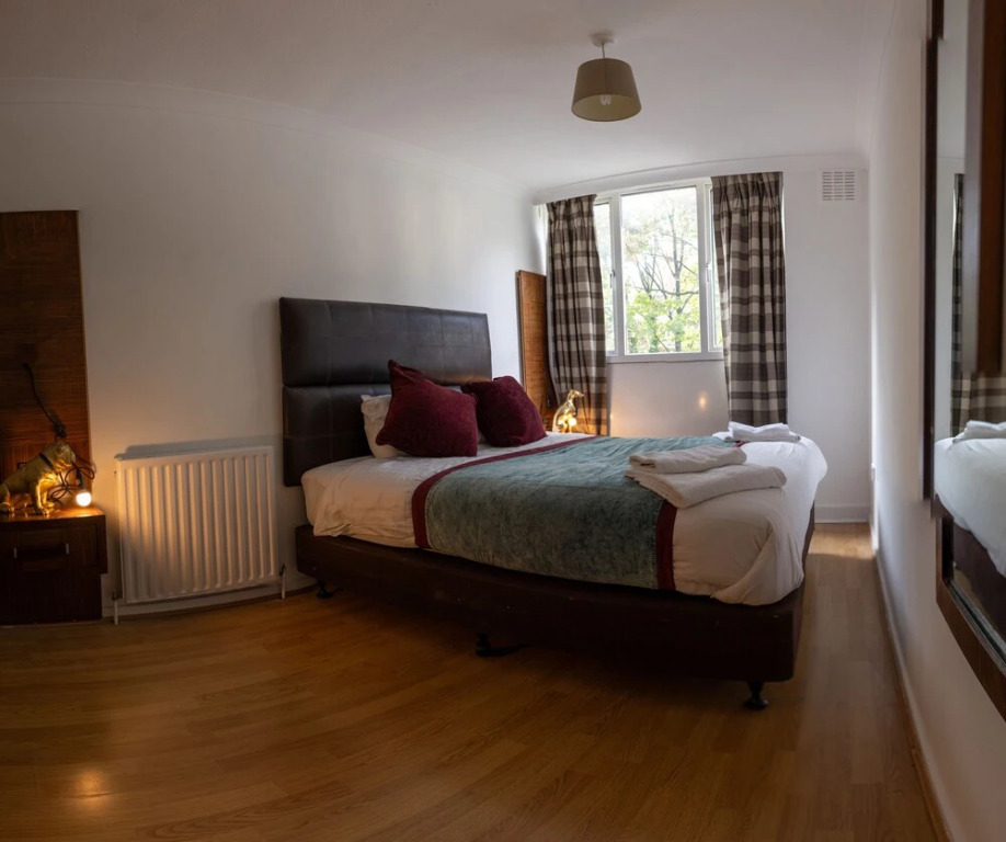 Regent's Park, Sleeps 8, Pet Friendly & Garden