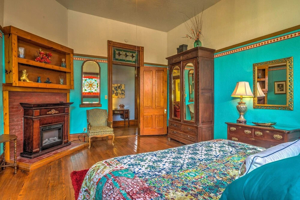 Russellville House w/ Garden - Walk to Main Street