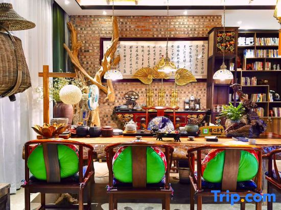 Yixunli Theme Hotel