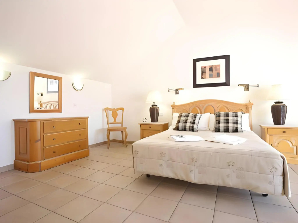 Ona Beverly Hills Suites