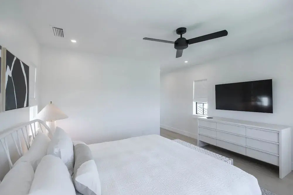 Brand New Catchlight House With Private Pool