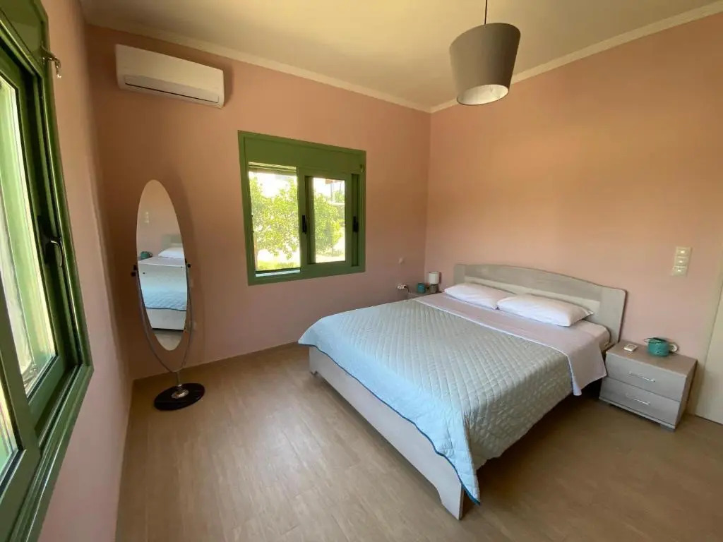 Acrocorinthos House
