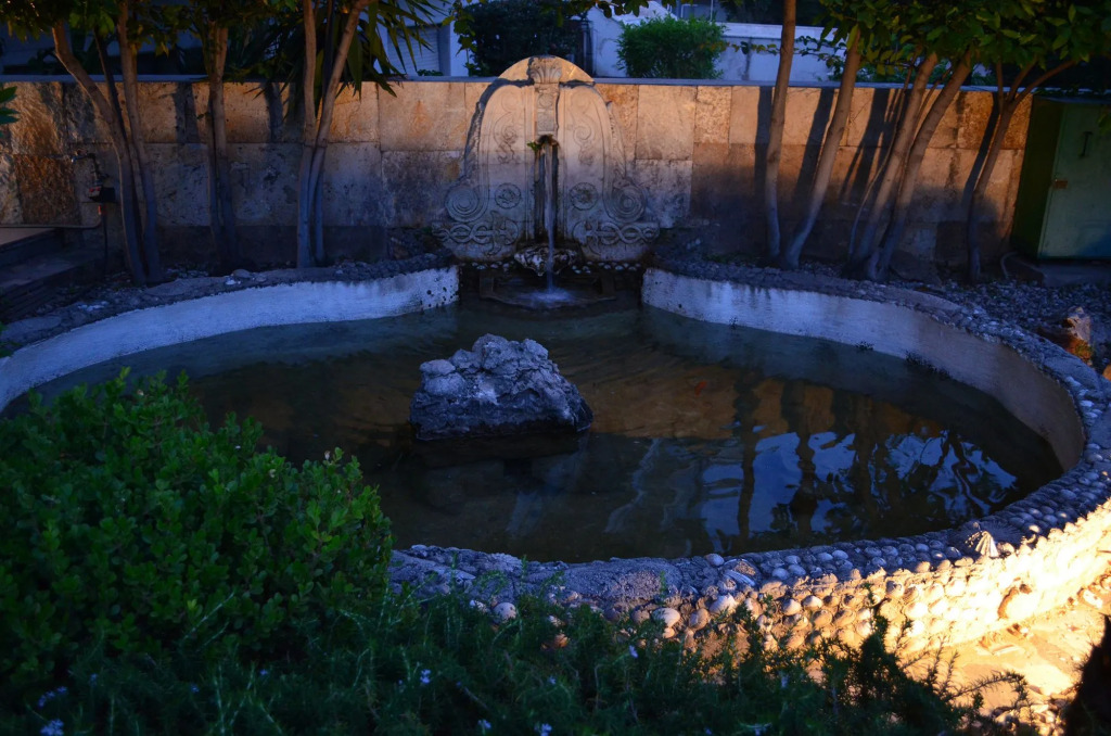 Athinais Hotel