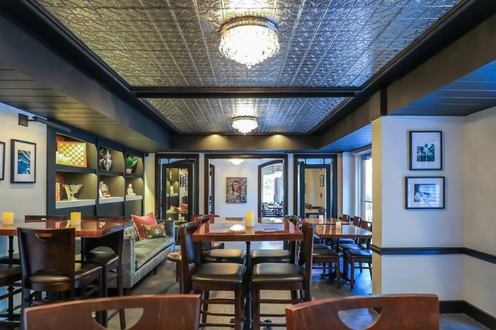 The Mutiny Luxury Suites Hotel
