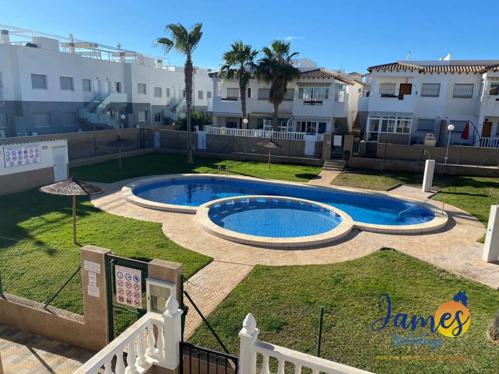 La Cinuelica R3 1st flr apt Overlooking Pool L149