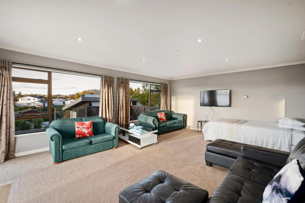 Taupo Escape - Rainbow Point Holiday Home