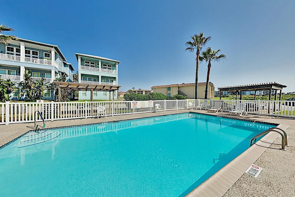 Remodeled Gulf-front Getaway W/ 2 Pools & Tennis 1 Bedroom Condo