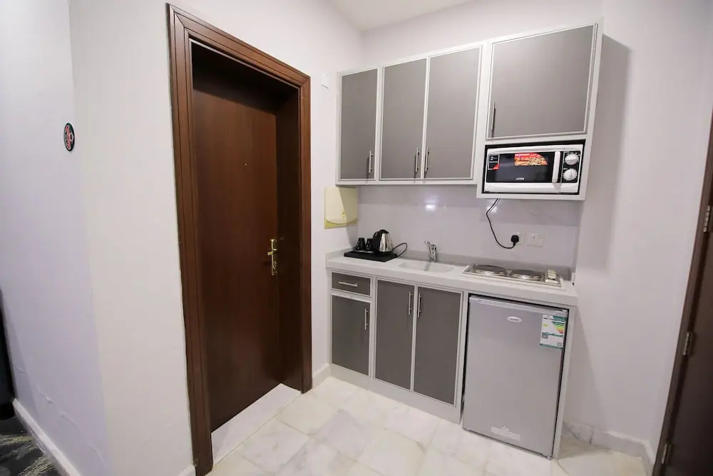 Laten Suites Al Salim Plaza Serviced Apartment
