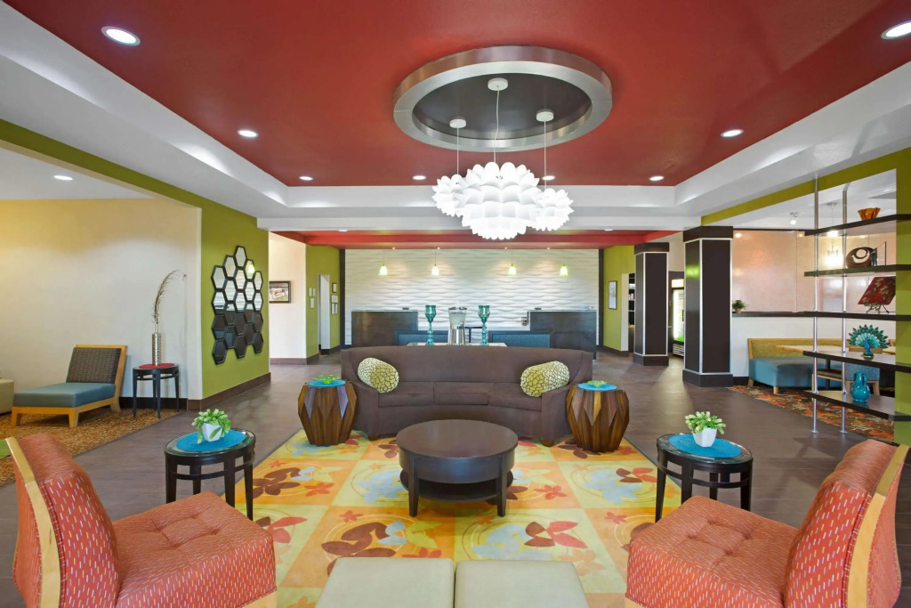 La Quinta Inn & Suites by Wyndham Pearsall