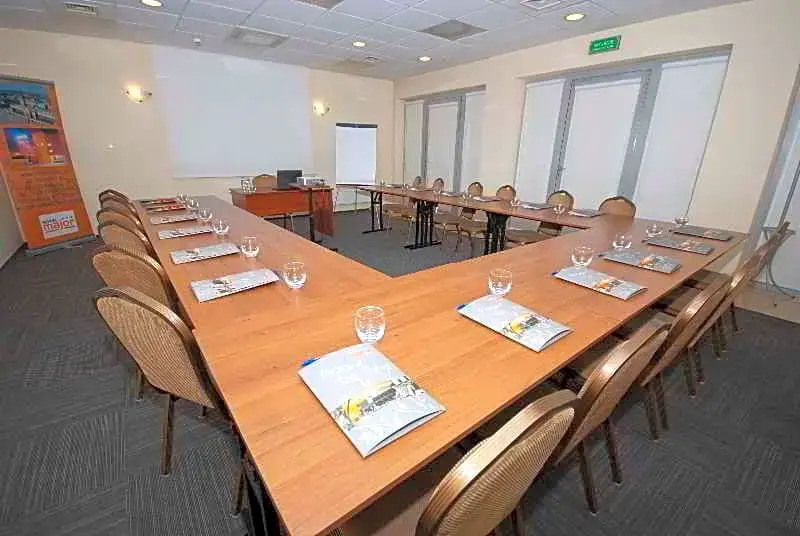 H6 MAJOR Aparthotel