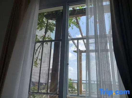 Xianmao Yard Guesthouse