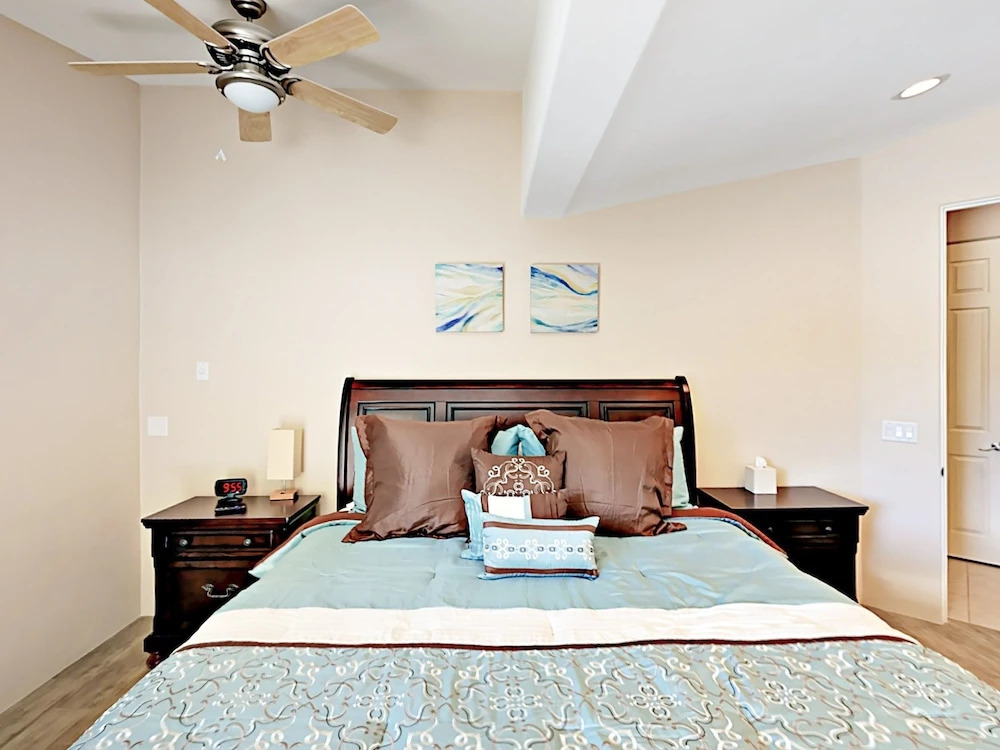 77545 Robin Road House 5 Bedrooms 5.5 Bathrooms Home
