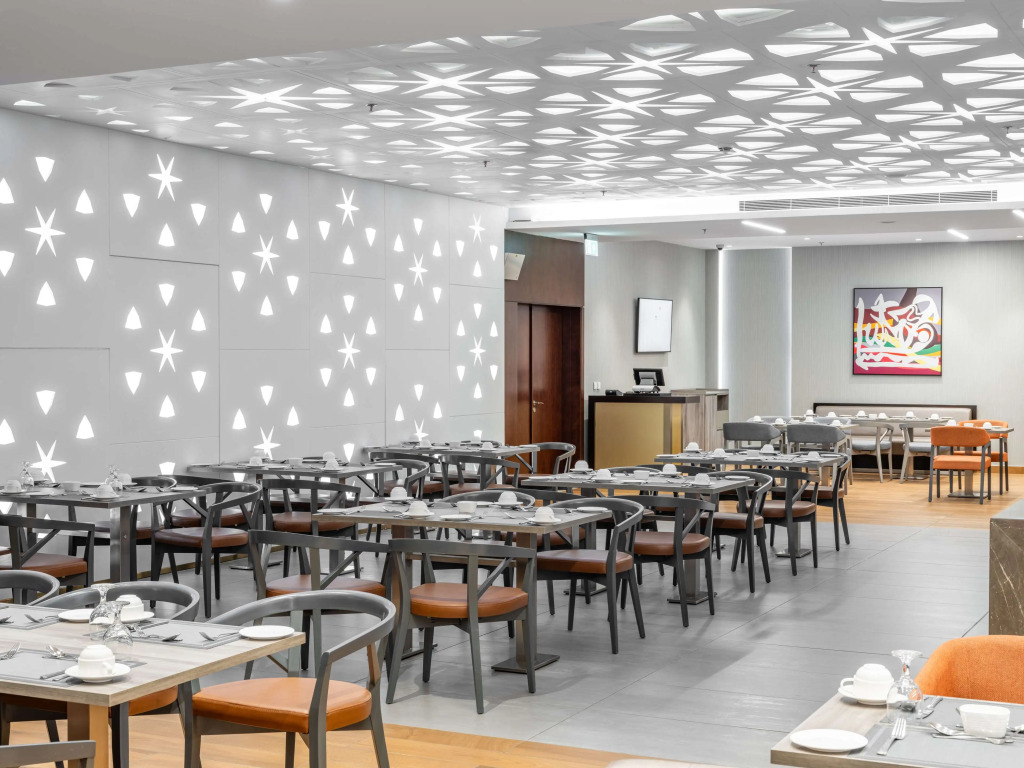 Wirgan Al Noor, Tapestry Collection by Hilton