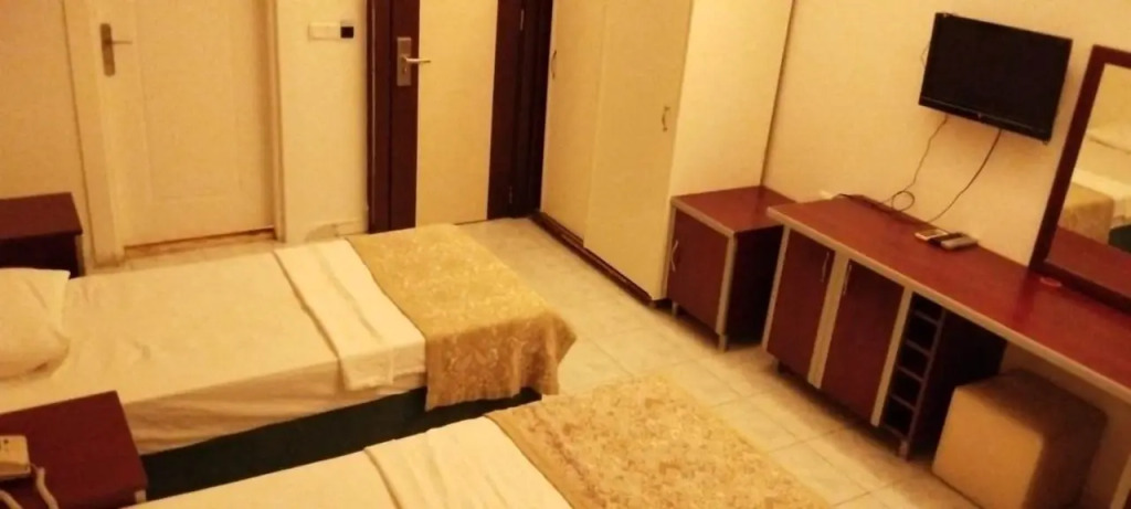 Eras Hotel