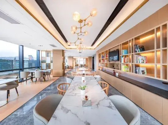 Atour Hotel (Shenzhen Guangming New Town Phoenix City Metro Station)