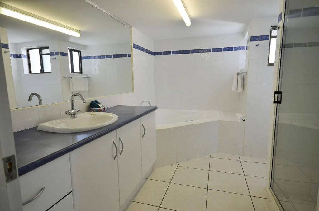 Roydon Beachfront Apartments