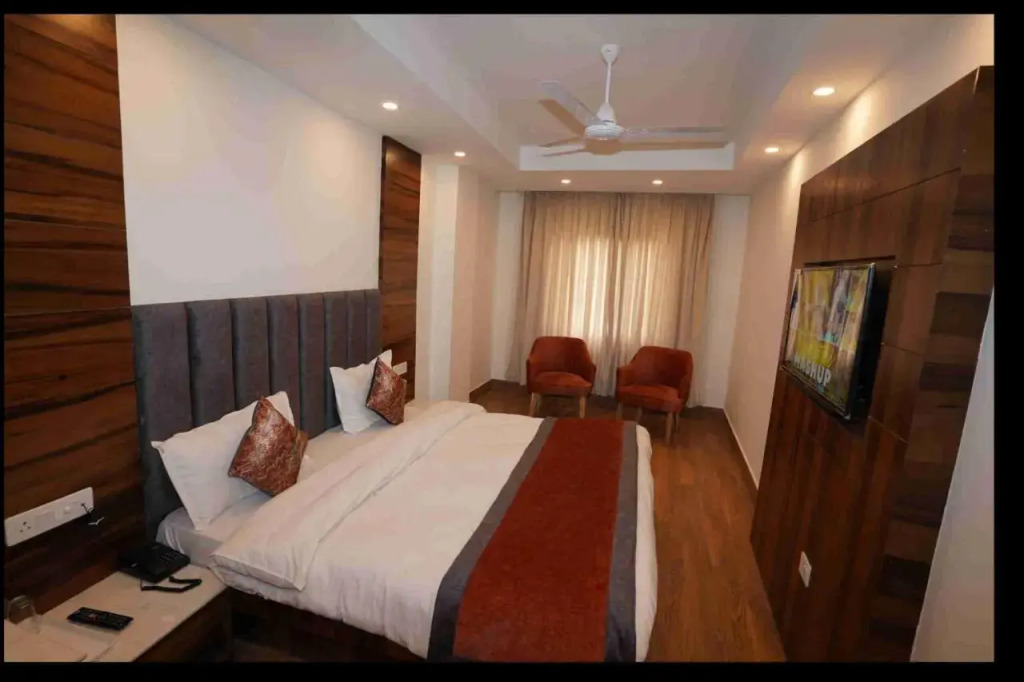 Guesthouse with parking in Mussoorie, by GuestHouser 51142