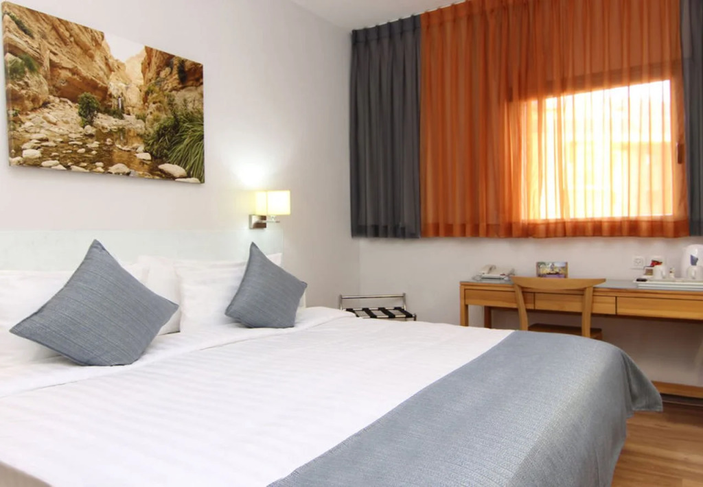 Hotel Poli Urban By AFI Hotels